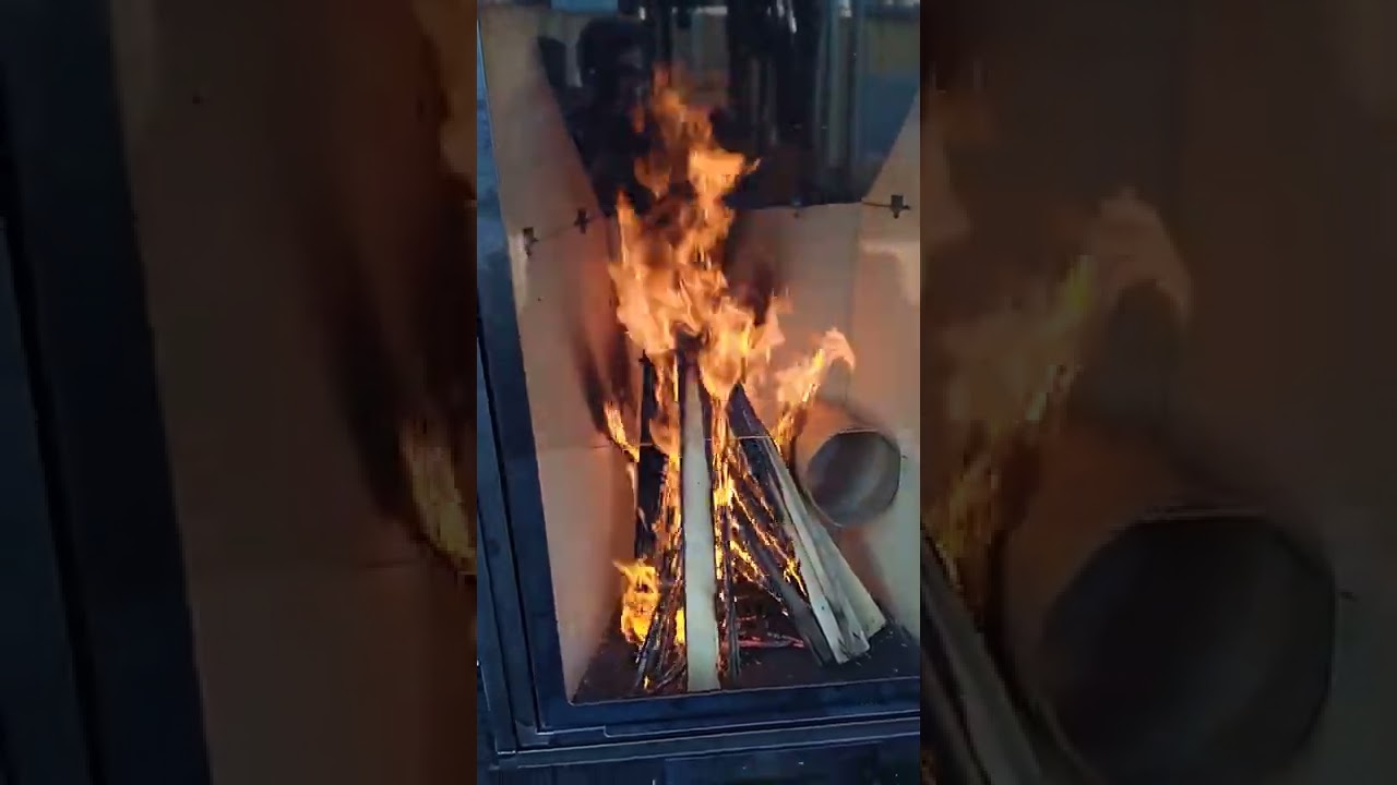 τζάκι τ 80 με τζάμι 1 μέτρο από την χυτεμπορικη Πιερίας .