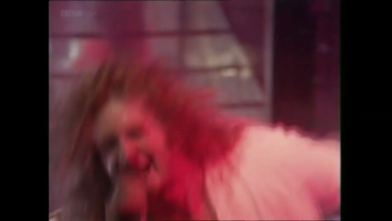 Little Angels - She's A Little Angel TOTP 1990