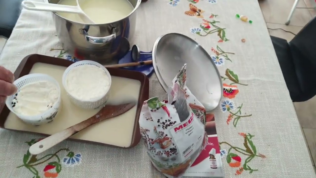 Formaggio con il pepe nero.