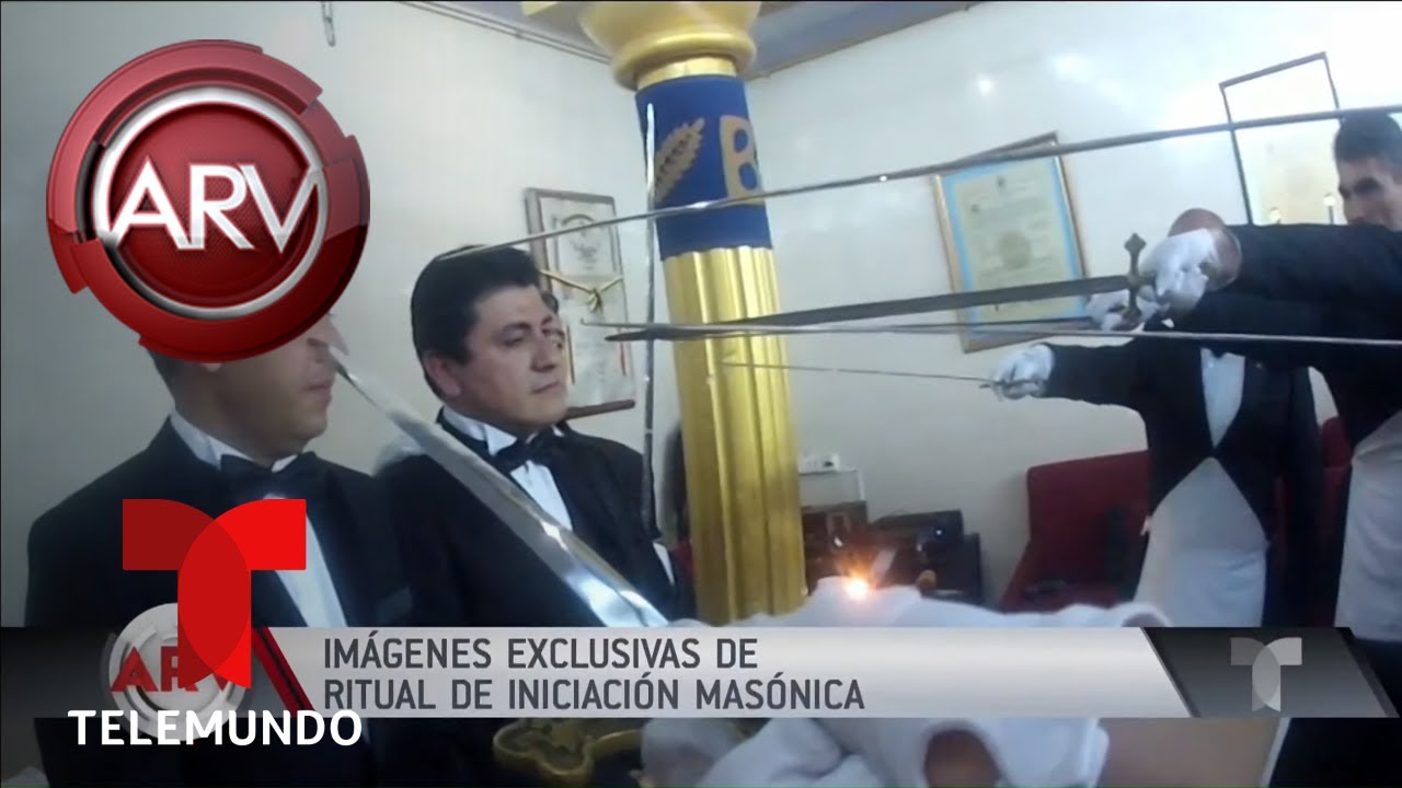 Extra&ntilde;os ritos de iniciaci&oacute;n mas&oacute;nica | Al Rojo Vivo | Telemundo