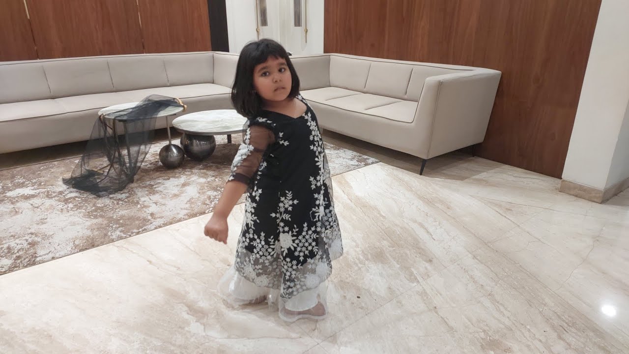Pretty Pretty is this little Preity Zinta💃