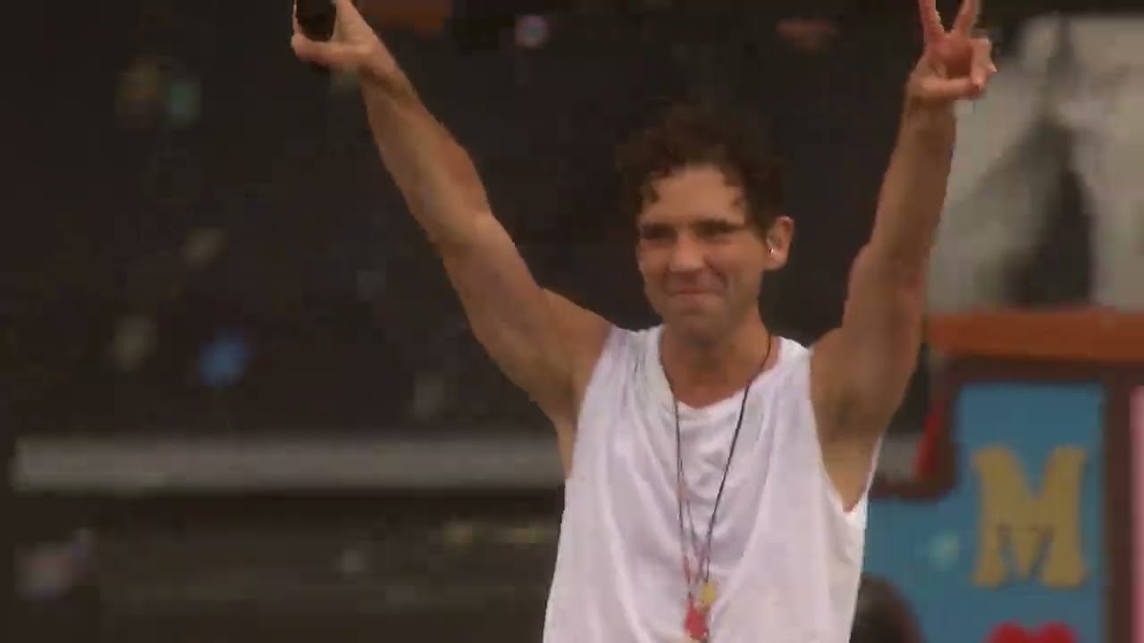 Mika - Big Girl (You are Beautiful) - Live at 