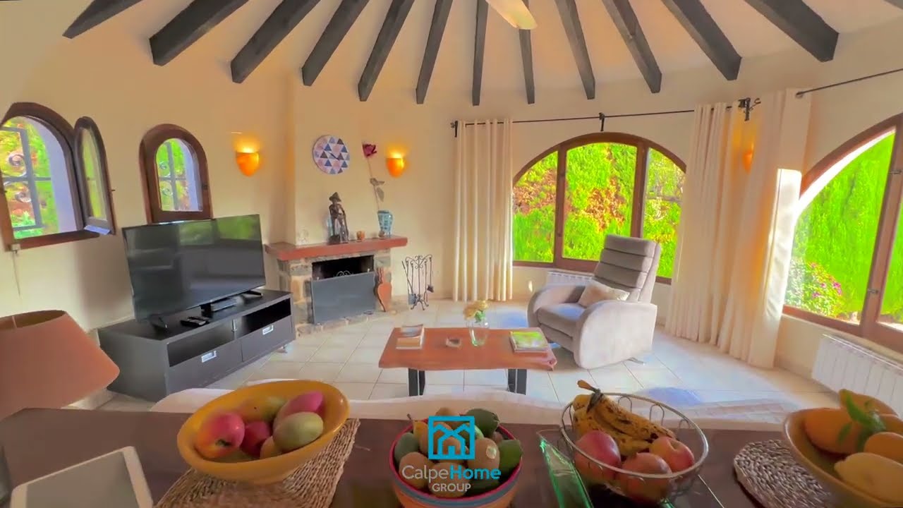 Encantadora villa con vistas al mar y piscina privada en Calpe. Ref: VD1110