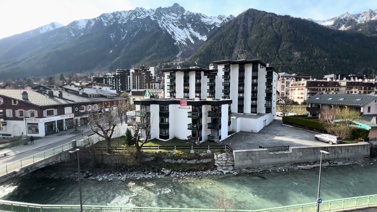 A Moment in Chamonix | Breathtaking River & Alps View, 4K, HD, April 2025