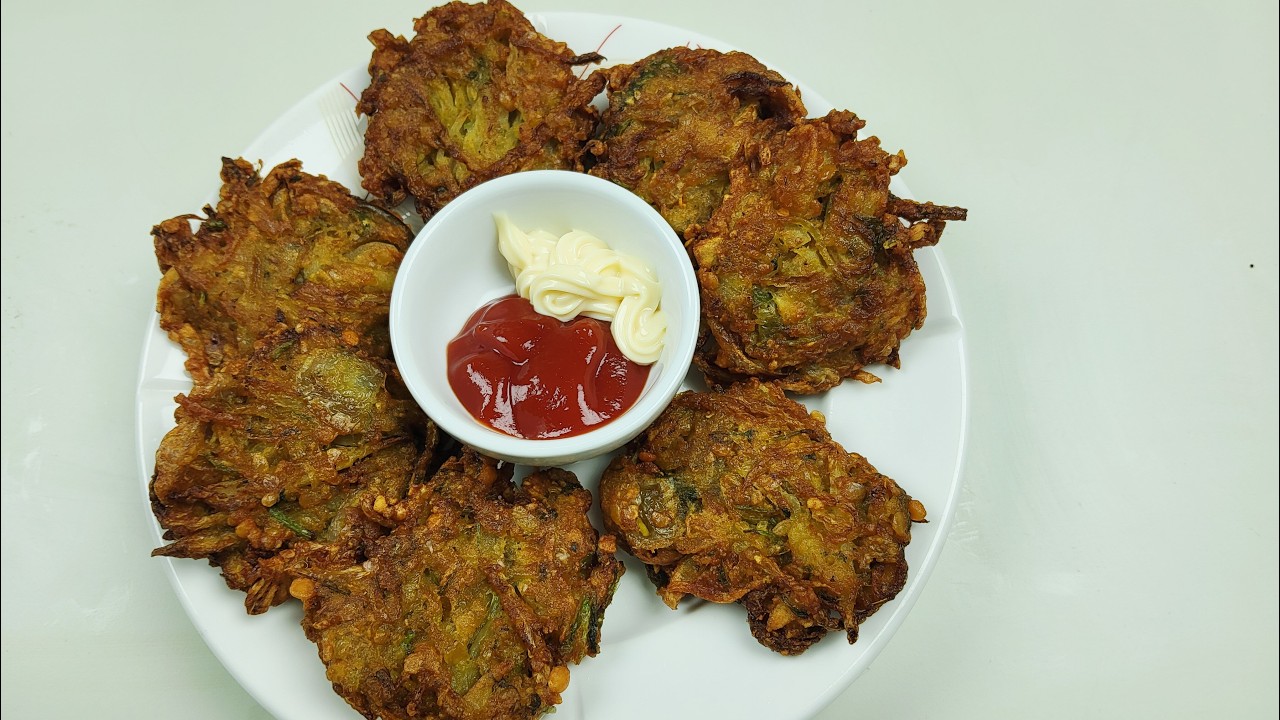 আলু দিয়ে মচমচে পেঁয়াজু | সহজ ঘরোয়া রেসিপি | Potato Onion Fritters