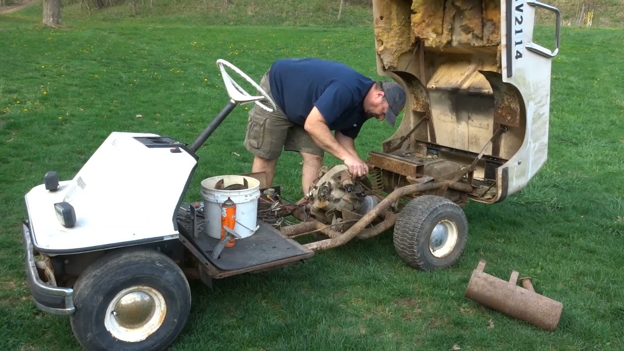 Part 1 Project Golf Cart, Initial Cleaning,  1976 Harley Davidson AMF Golf Cart, Gas version.