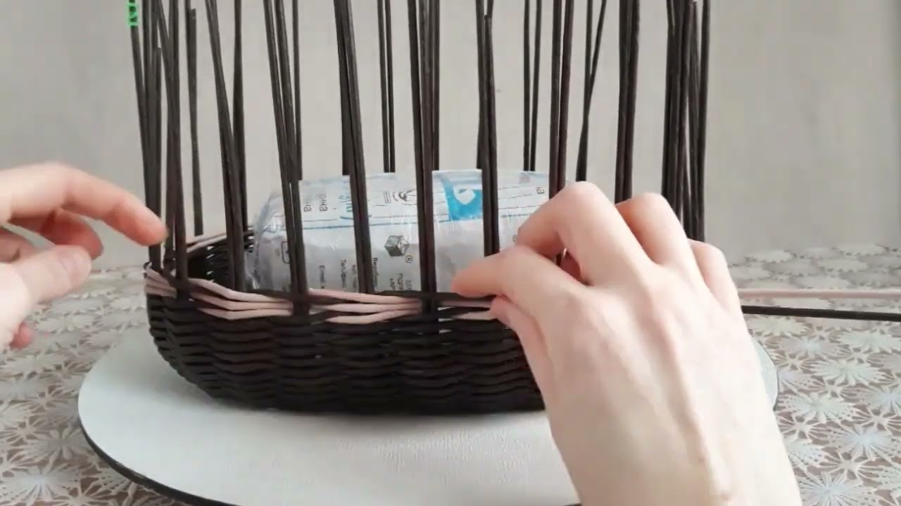 Узор Гусиные лапки. Плетение из бумажной лозы.