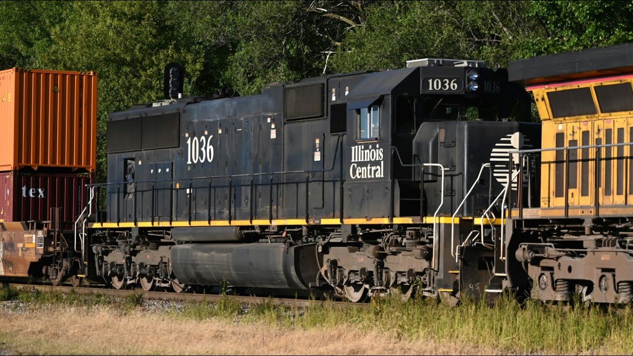 Railfanning in Tolono, Illinois! Illinois Central and More!!