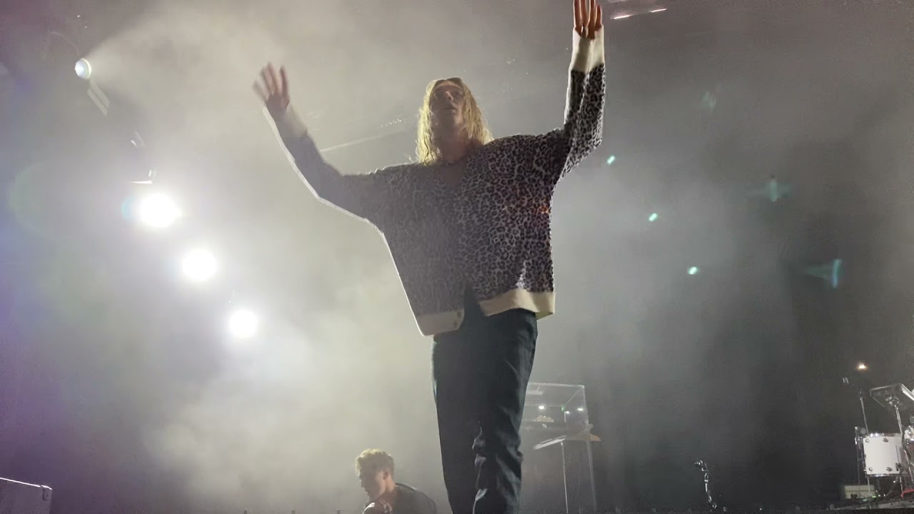 LANY - get away (gg bb xx tour 2021 Eventim Apollo, London)
