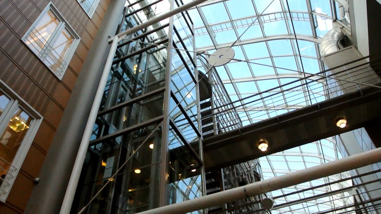 R.I.P! Scenic 1988 Ameco inground HIGH-draulic elevator @ Galleri Oslo, Oslo, Norway