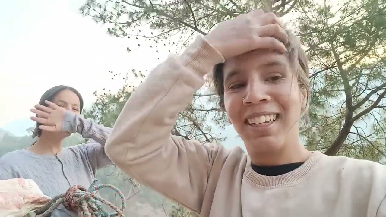 Aaj bahut time baad ham ne apni bhains ko nalaya !aur mai aur mari bhn gye pooja me Prasad khane 