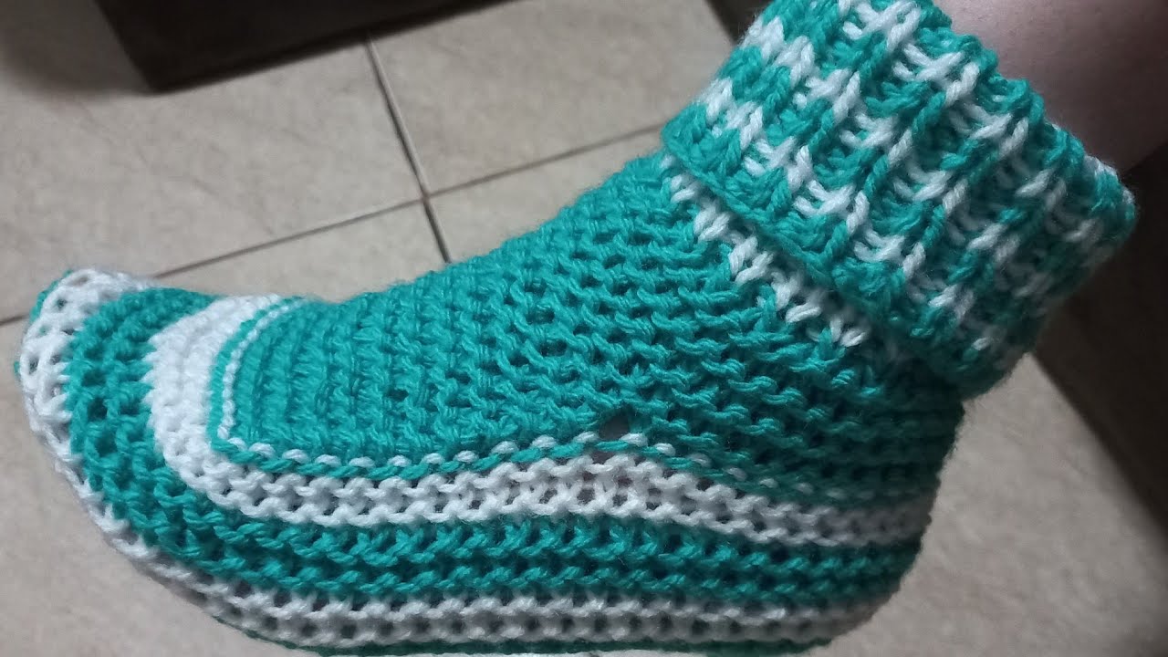 PANTUFA,  botinha...adulto...tricô...fácil..veste + -. do 34 ao 36...🧶🧶🪡🪡