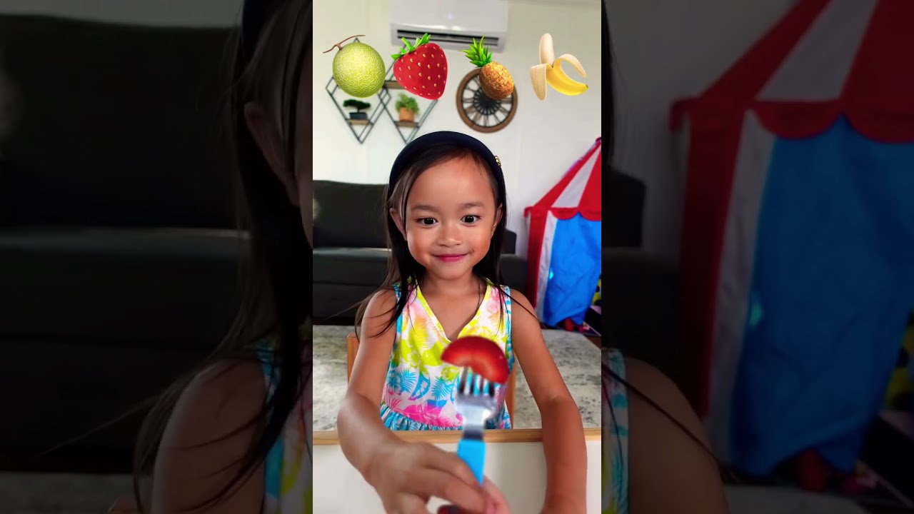 Cute Kid Eats Emoji Part 3 👧🏻🍈🍓🍍🍌😘
