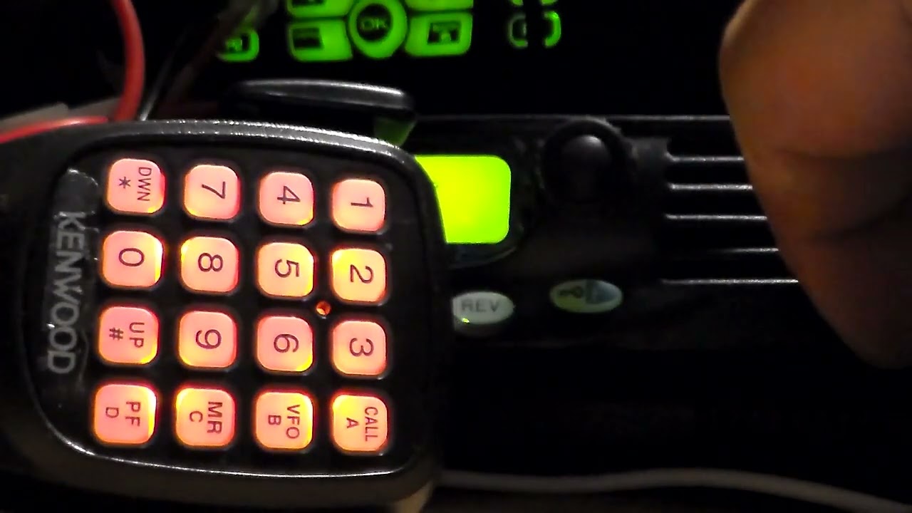 TM271-A Reset, Potencia, Squelch, discado directo por teclado en VFO.