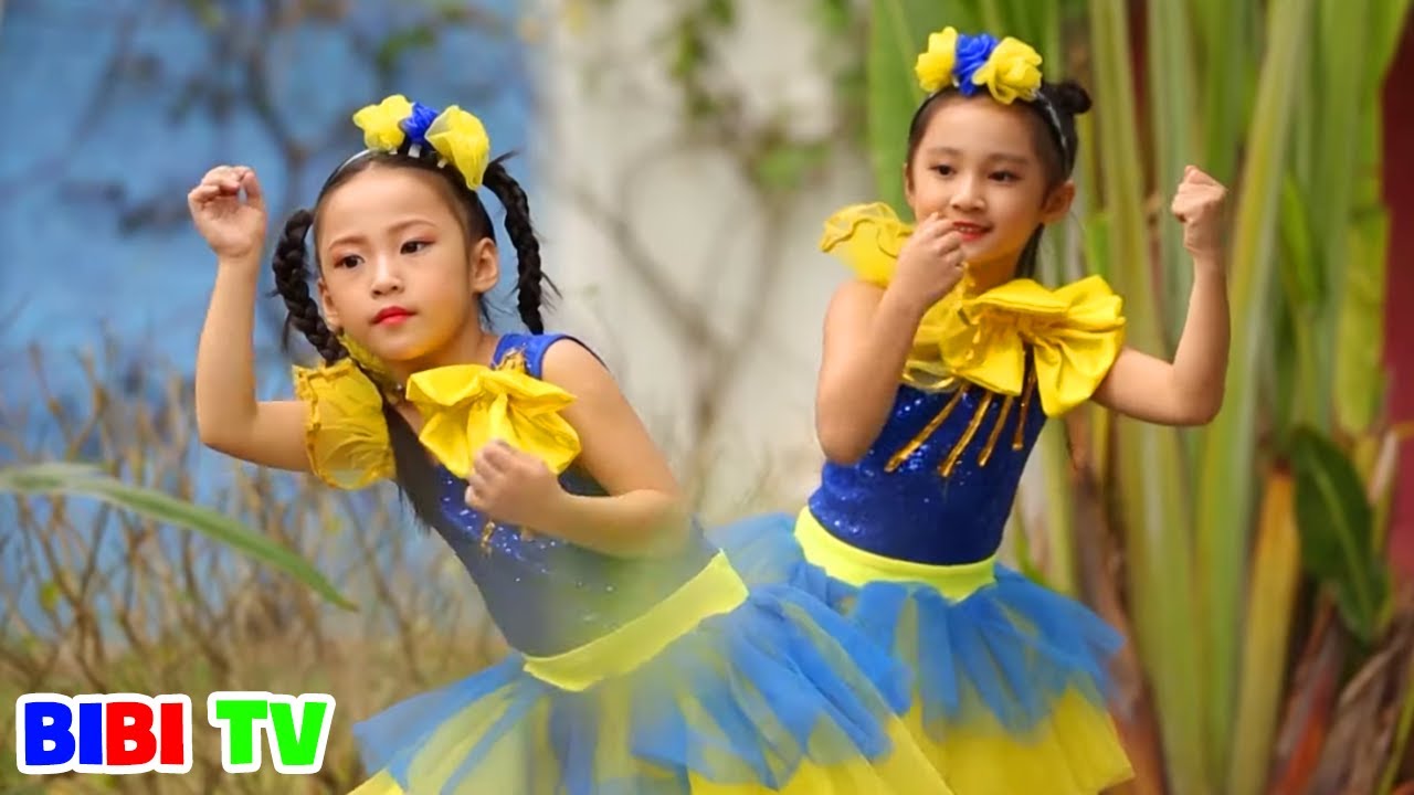 Ca Nhạc Thiếu Nhi S&ocirc;i Động - Chiếc Thuyề Nan, Gia Đ&igrave;nh Nhỏ Hạn Ph&uacute;c To
