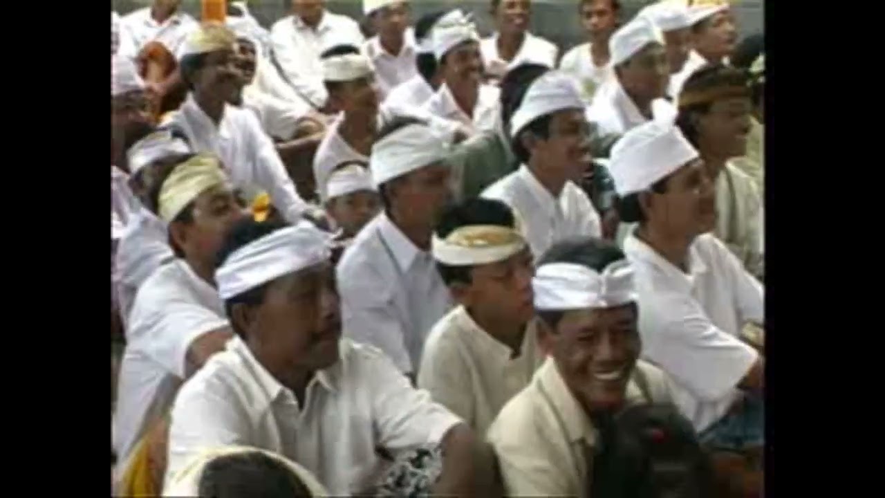 Dharma Wacana Ida Pedanda Gede Made Gunung di Desa Adat Gunaksa tahun 2003. Bagian 3