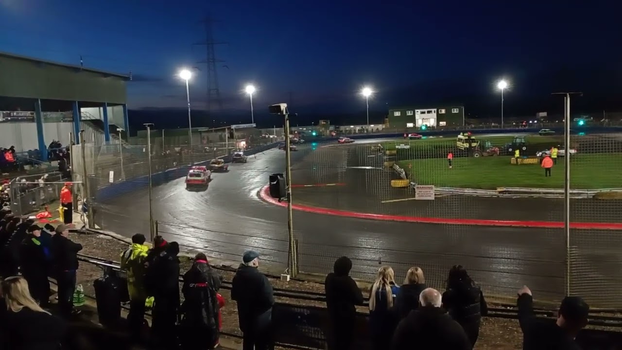 Lochgelly raceway 1400 stock cars heat 1 