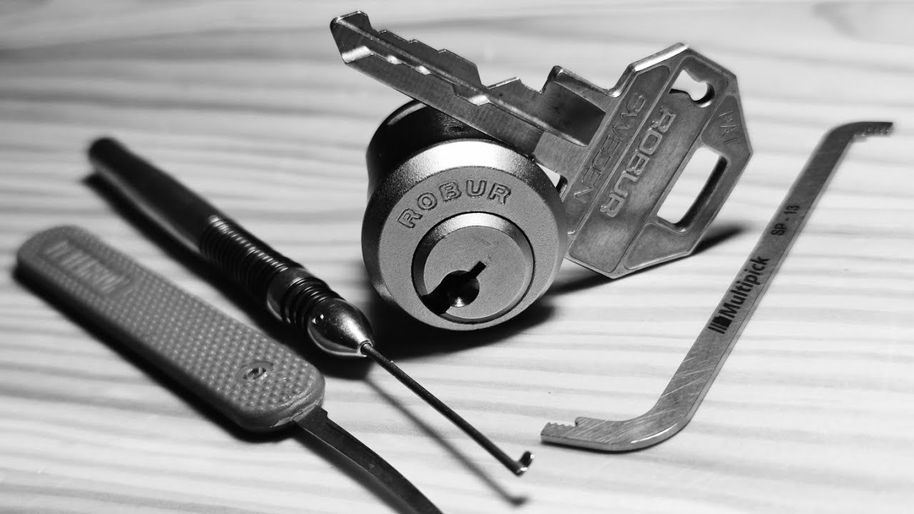 ROBUR Safe Deposit Lock picked and gutted.