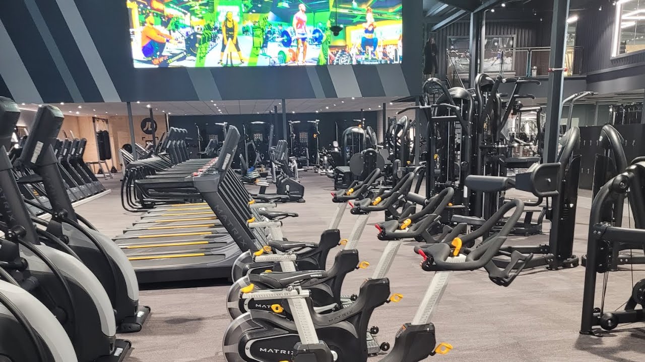 TOUR AT NEW JD GYM IN BELFAST - NORTHERN IRELAND #gym #belfast