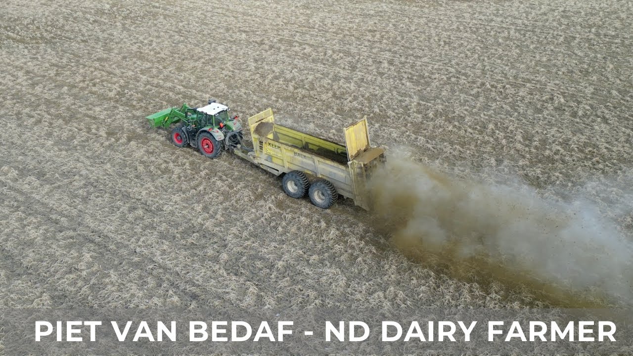 Spreading Solid Manure (125)