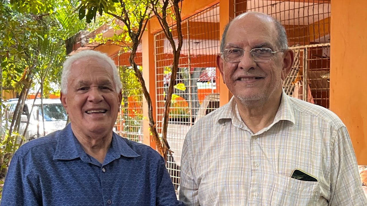 Américo y el Ingeniero Gabriel Yannie unos de los mejores castador de gallos.
