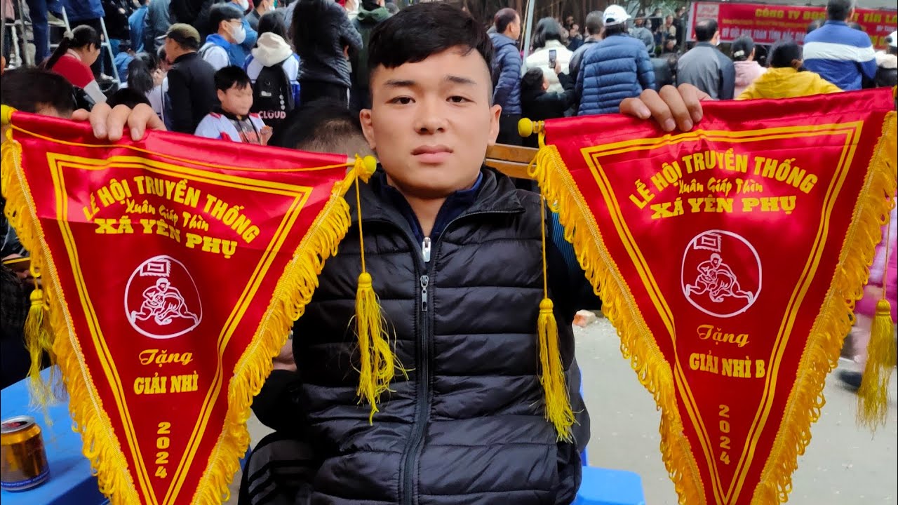 Biết là thế rồi nhưng đi đến đâu cũng mang tiếng cười vui vẻ cho khán giả