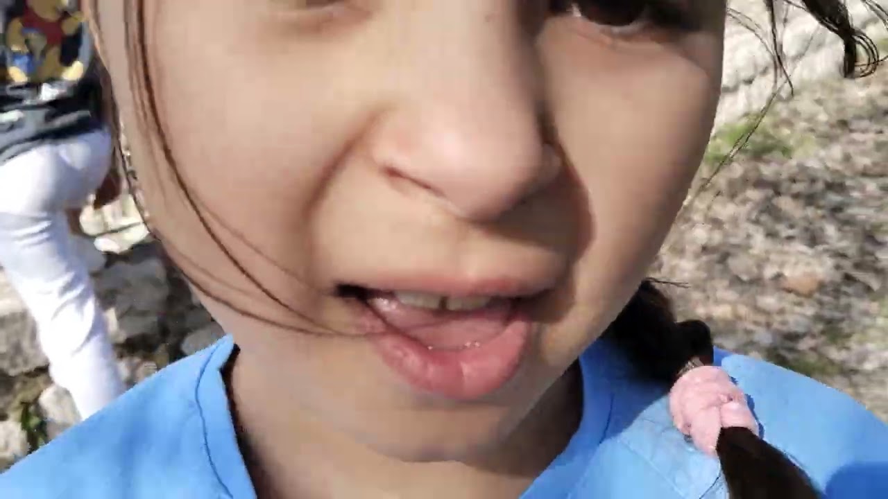 Video en el río con mi primo Manuel y con mi hermana negra y la manuela