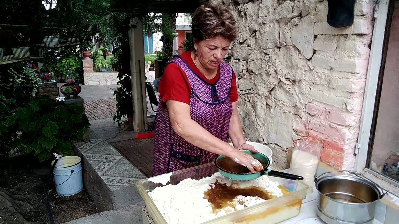 Haciendo unas ricas gorditas de horno😋😋👌👌🌽