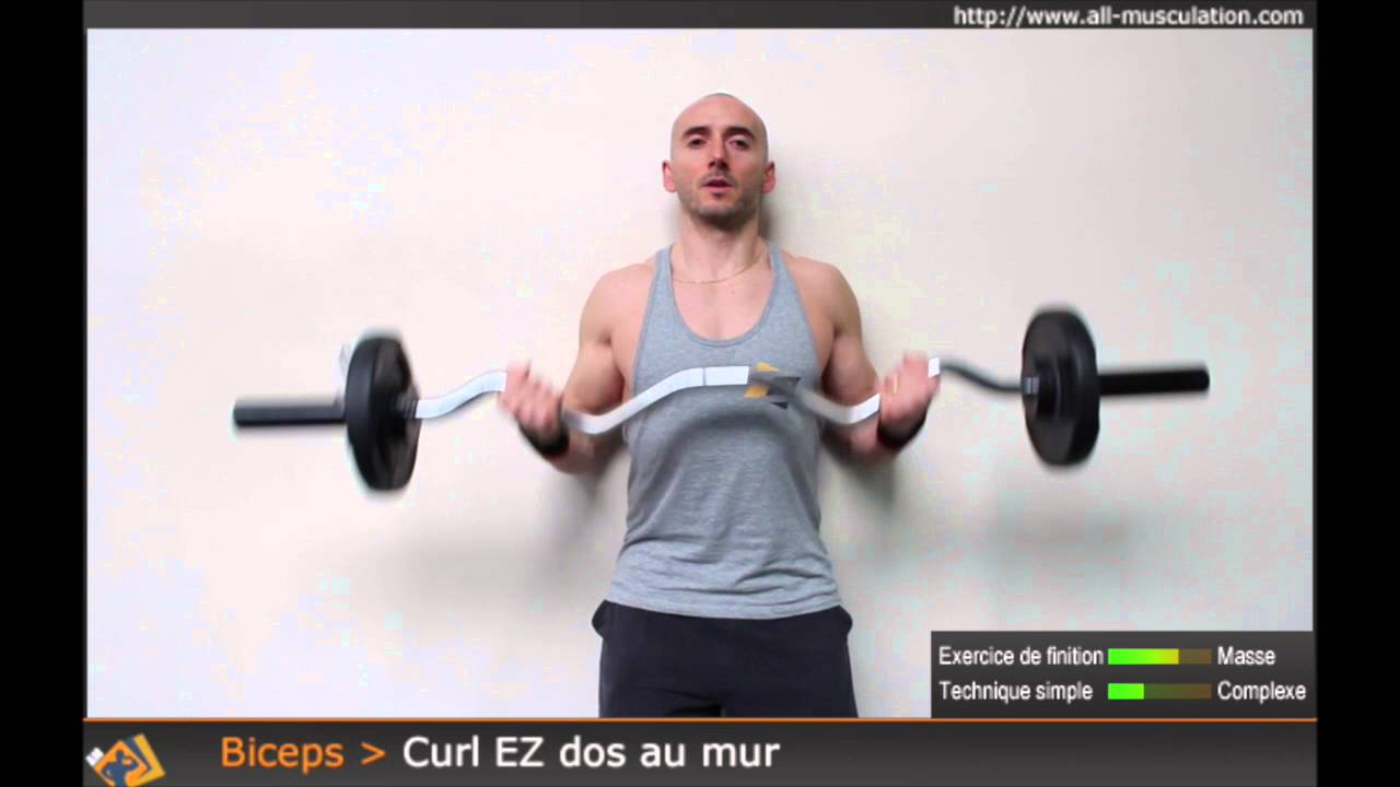 Exercice du curl EZ dos mur, par All-musculation