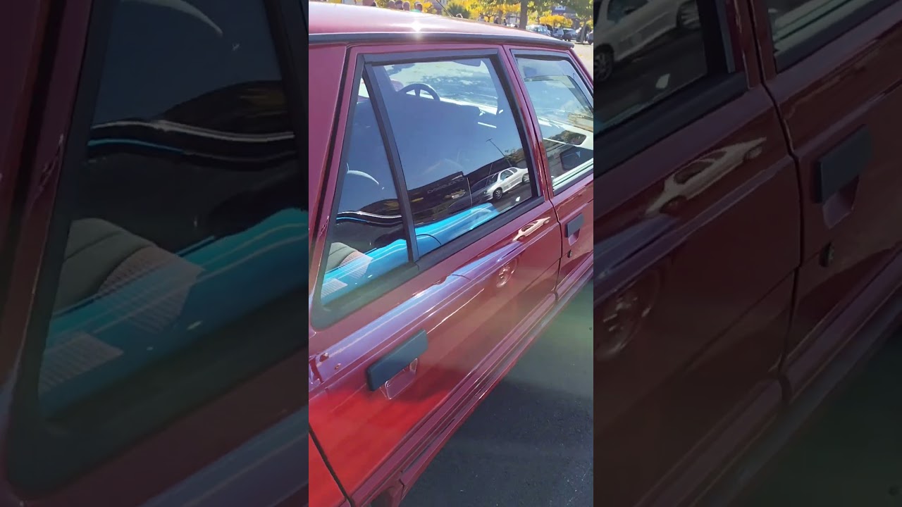 Renault 9 turbo au rassemblement des généraux de la mécanique Boulazac