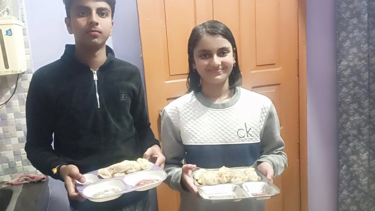 Bacchon ke demand per momos banaen 🍲🍲🍲