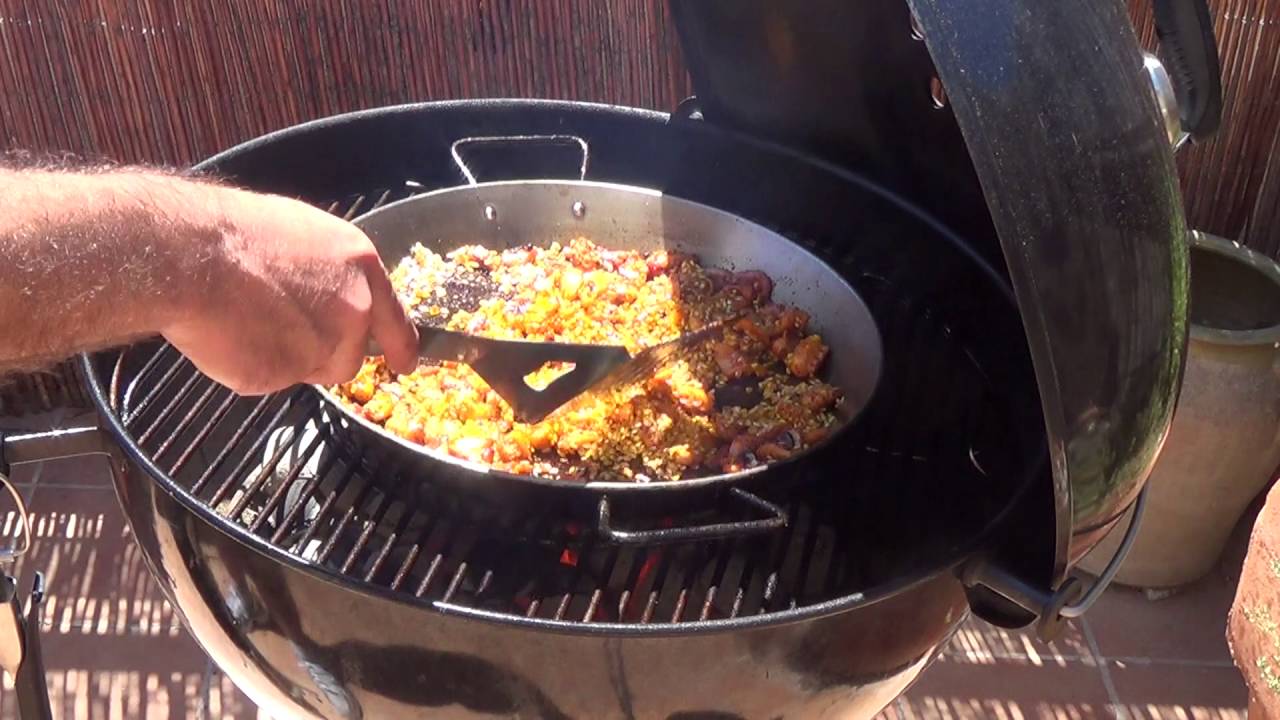 Paella de pulpo en barbacoa Weber