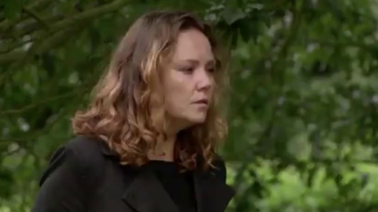 Eastenders - Janine Visits Michaels Grave (19th November 2013)
