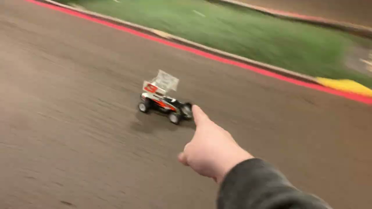 Заезд №1 спринтерского заезда RC 13.5 на трассе Skip’s RC Raceway.