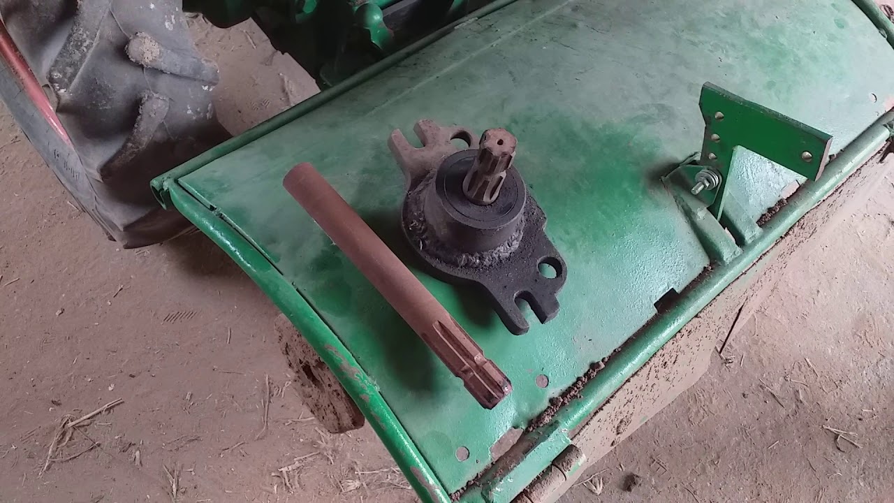 Agria 1900 con toma de fuerza universal.