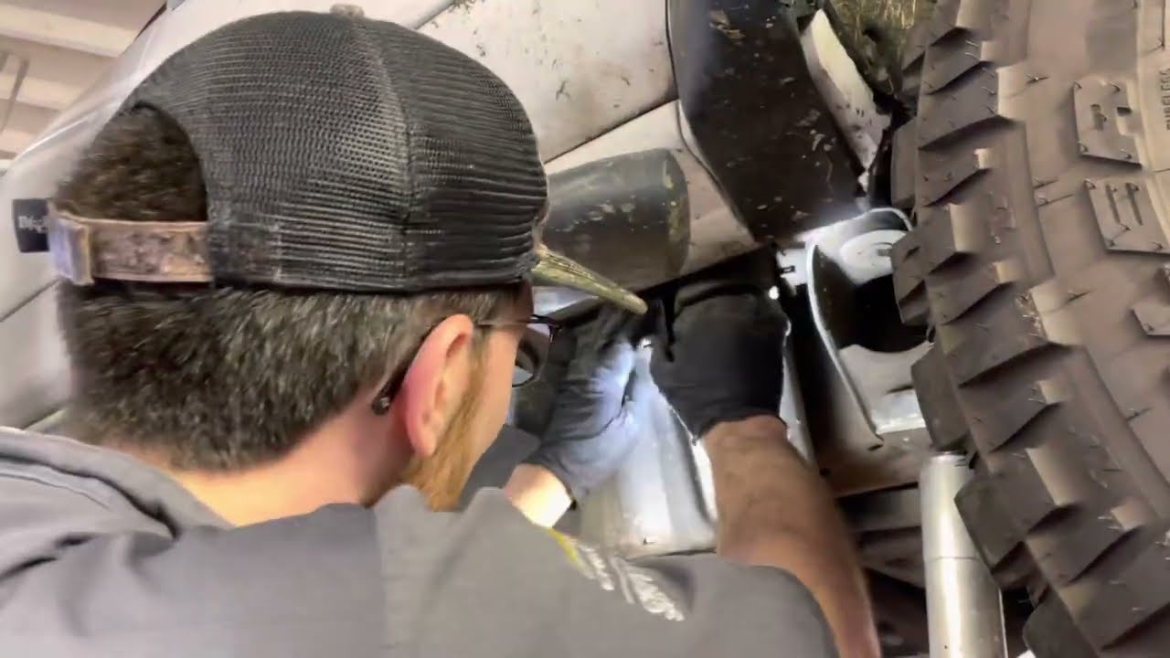 Duramax 6.6L Service Exhaust P21DD P20B9… Most Common Repair DEF tank reservoir