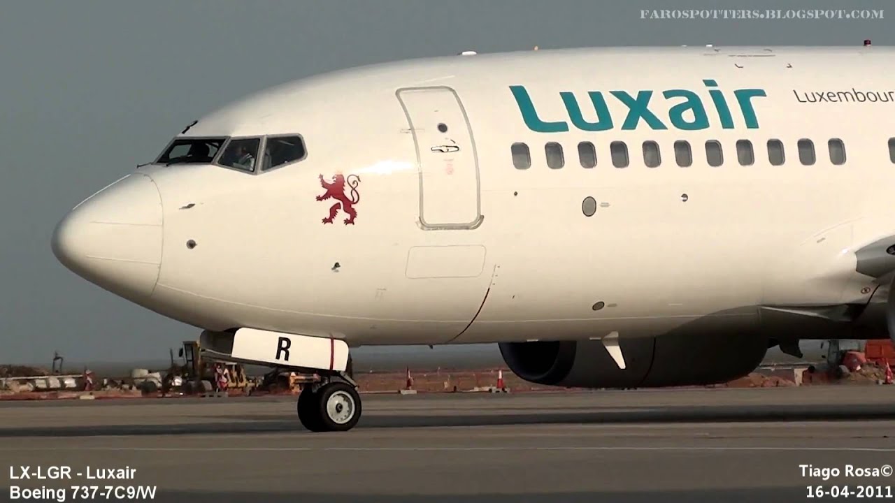 Faro International Airport Spotting - 16 APRIL 2011 - Part II