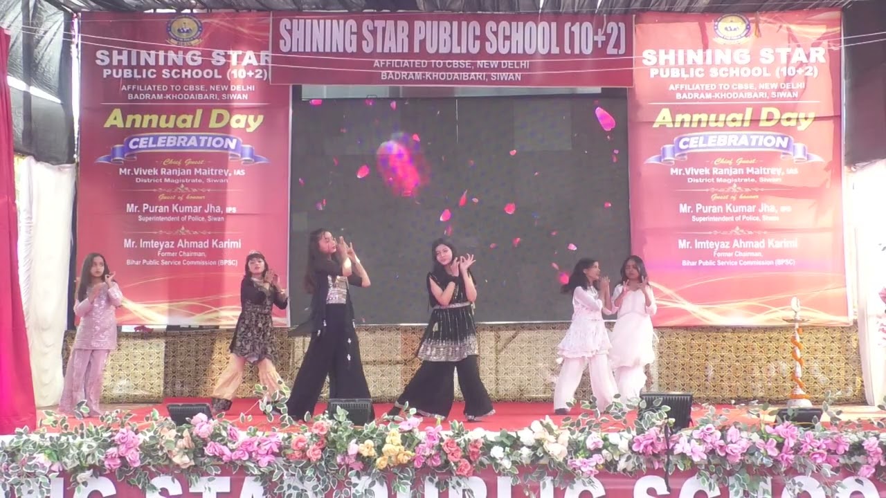 Amazing performance by students on Sawaar Loon at Annual Day—grace, charm & applause!