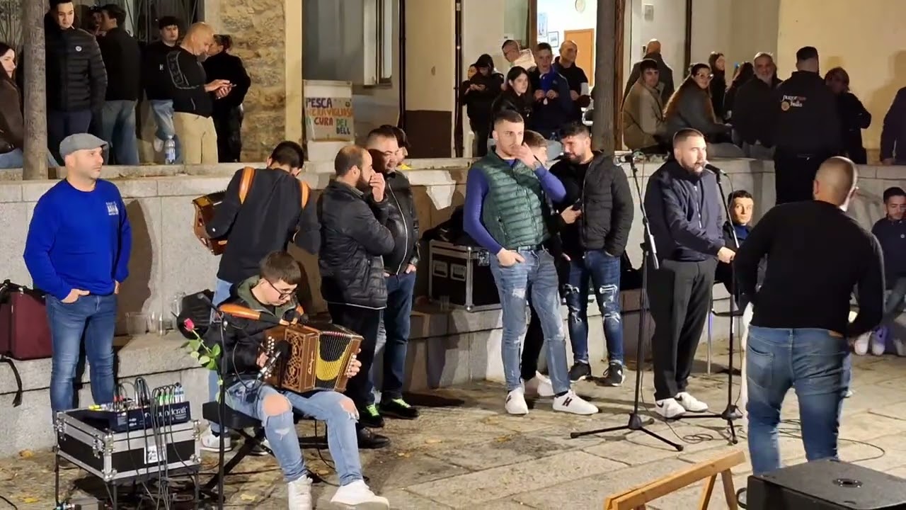Mastros in Nuoro  con Giuseppe Roccu  ballo sardo  passu torrau