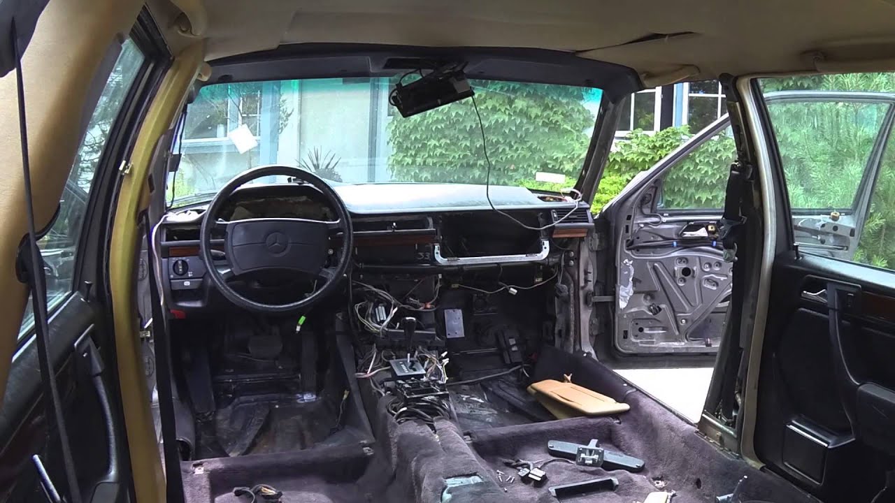 Mercedes W124 wagon timelapse interior change.