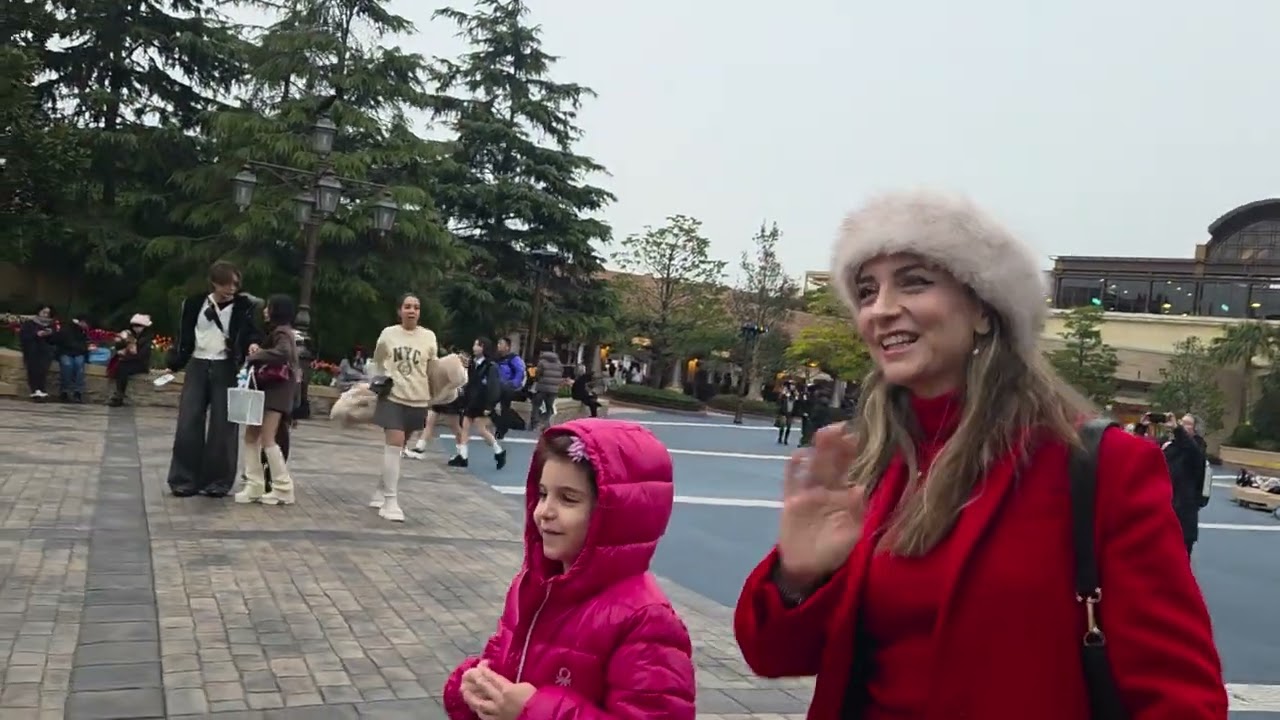 Japonya🇯🇵 disney🏰 disneyseya yılbaşında laleler açmis bu bir mucize ⚘️