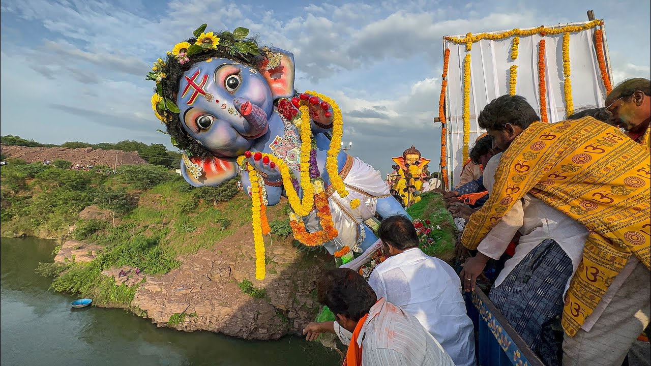 Big Ganesh Nimajjanam 2025 | Ganesh Visarjan in Kurnool | Big Radha Krishn Ganpati Visarjan 2025