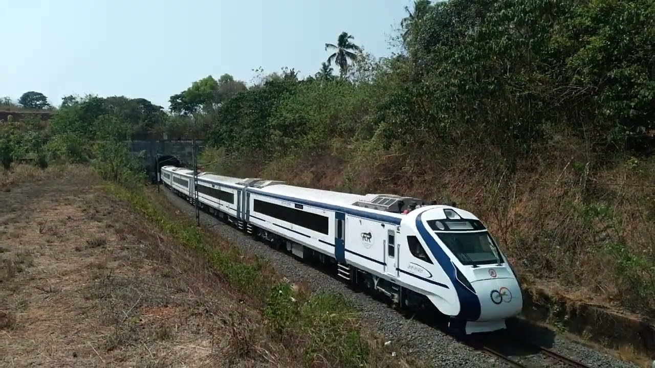Kalanad Tunnel Kasaragod                  Vande Bharath ട്രെയിൻ മാസ്സ് എൻട്രി നടത്തുന്ന കാഴ്ച