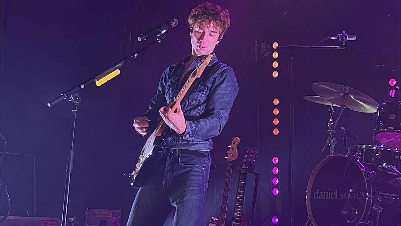 Daniel Seavey covers Unwritten by Natasha Bedingfield on looper pedal #Danielseavey #secondwind