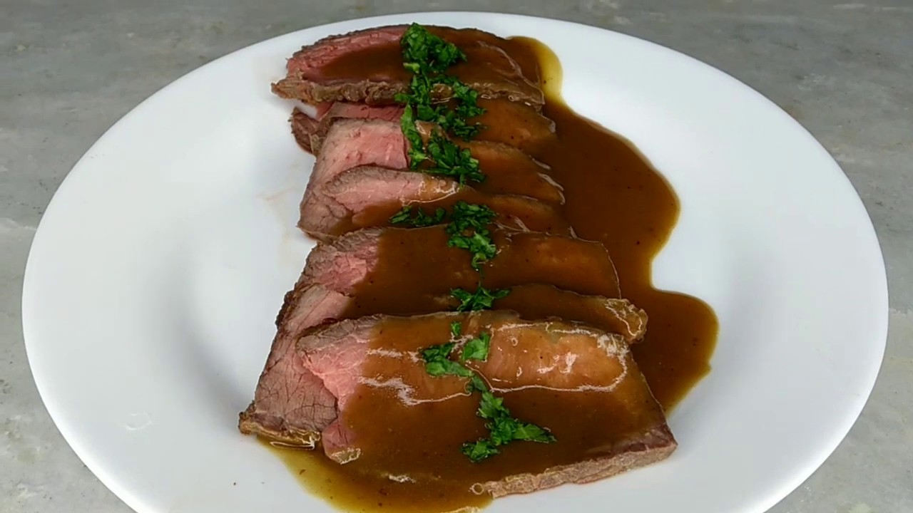 Como fazer um delicioso rosbife como falso molho madeira de acompanhamento