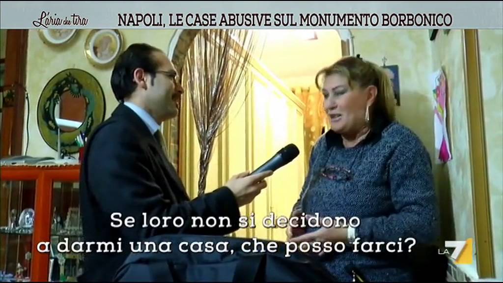 Napoli, le case abusive sul monumento borbonico