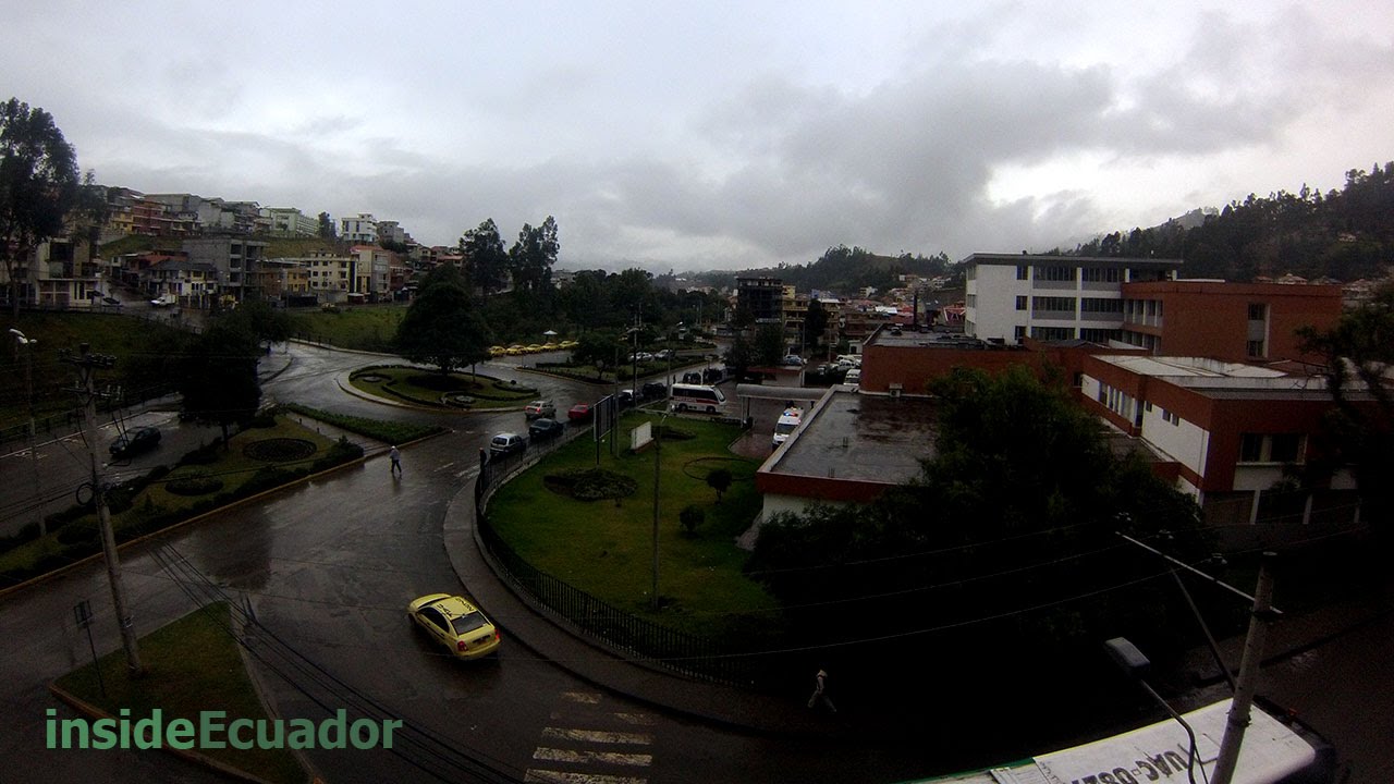 Azogues, Ecuador: Traffic Time Lapse (Near Cuenca)