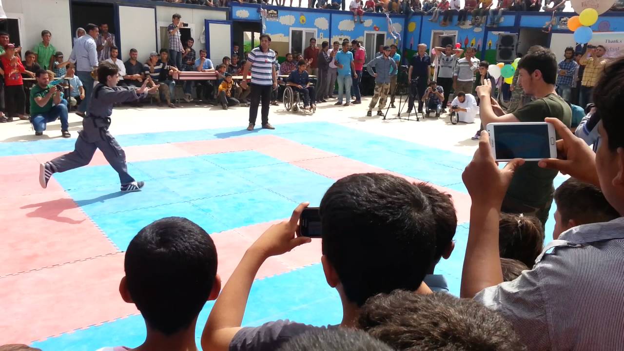 احتفالية في مخيم باب السلامة من اجل المعاقين
