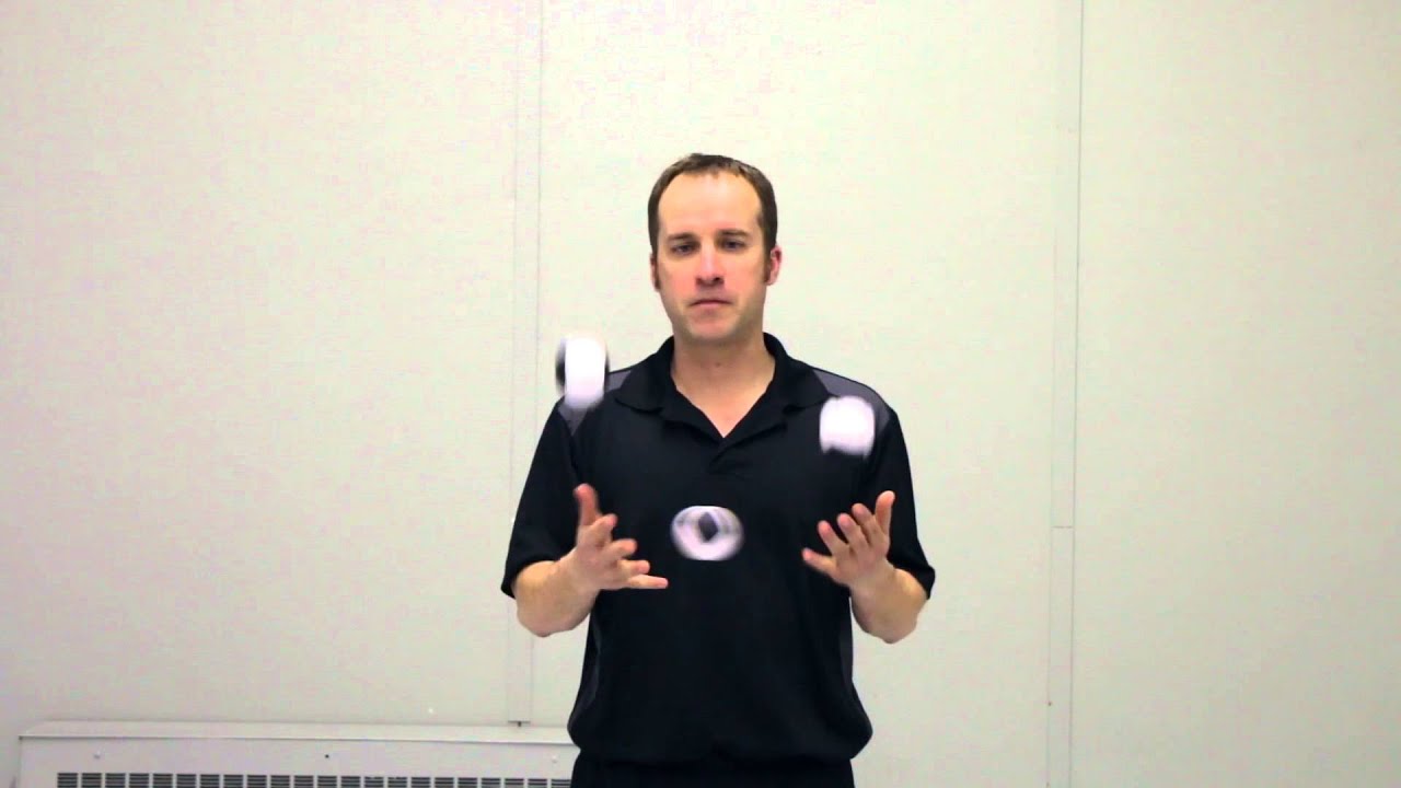 3 Ball Juggling Ep. 9 - 32 Tricks