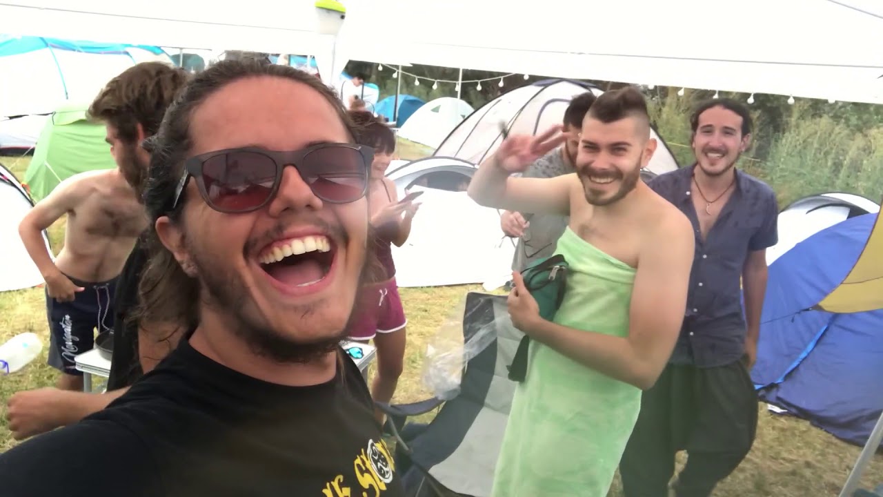 in vacanza con gli amici